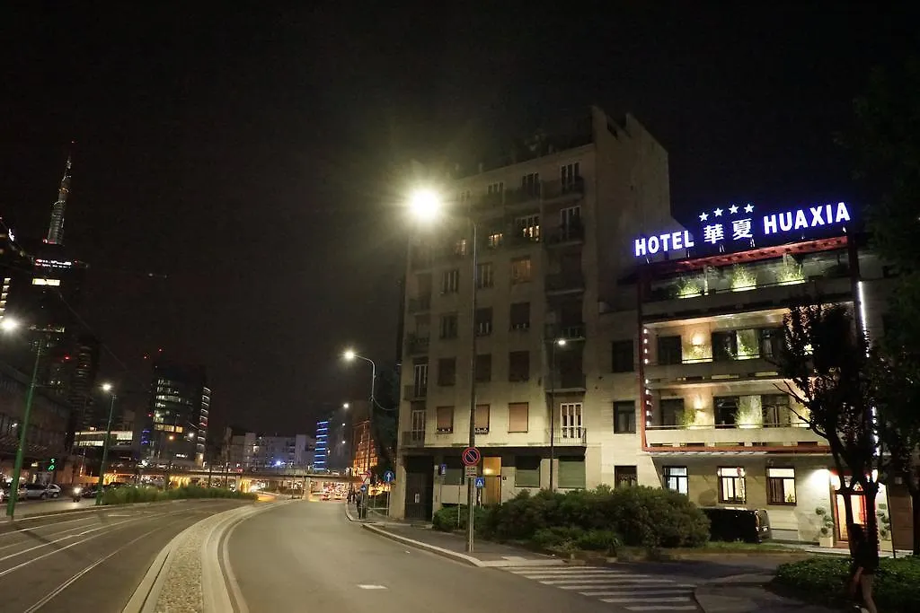 Hotel Huaxia Milano 4*,  Italia