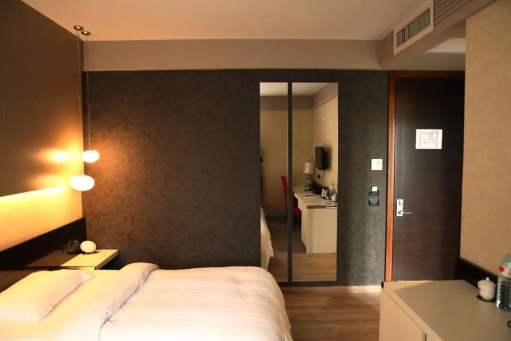 Hotel Huaxia Milano Itália