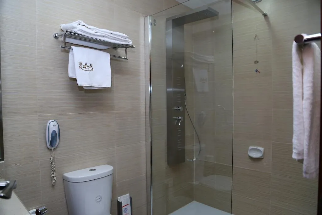 ****  Hotel Huaxia Milano איטליה