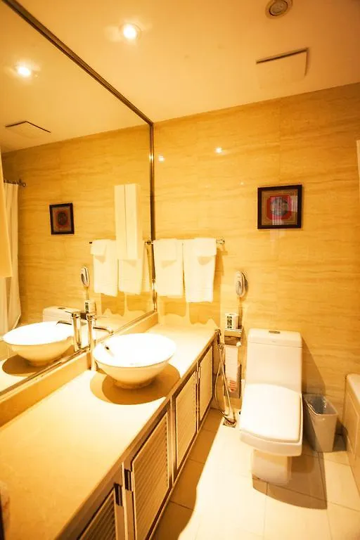 Hotel Huaxia Milano  מילאנו